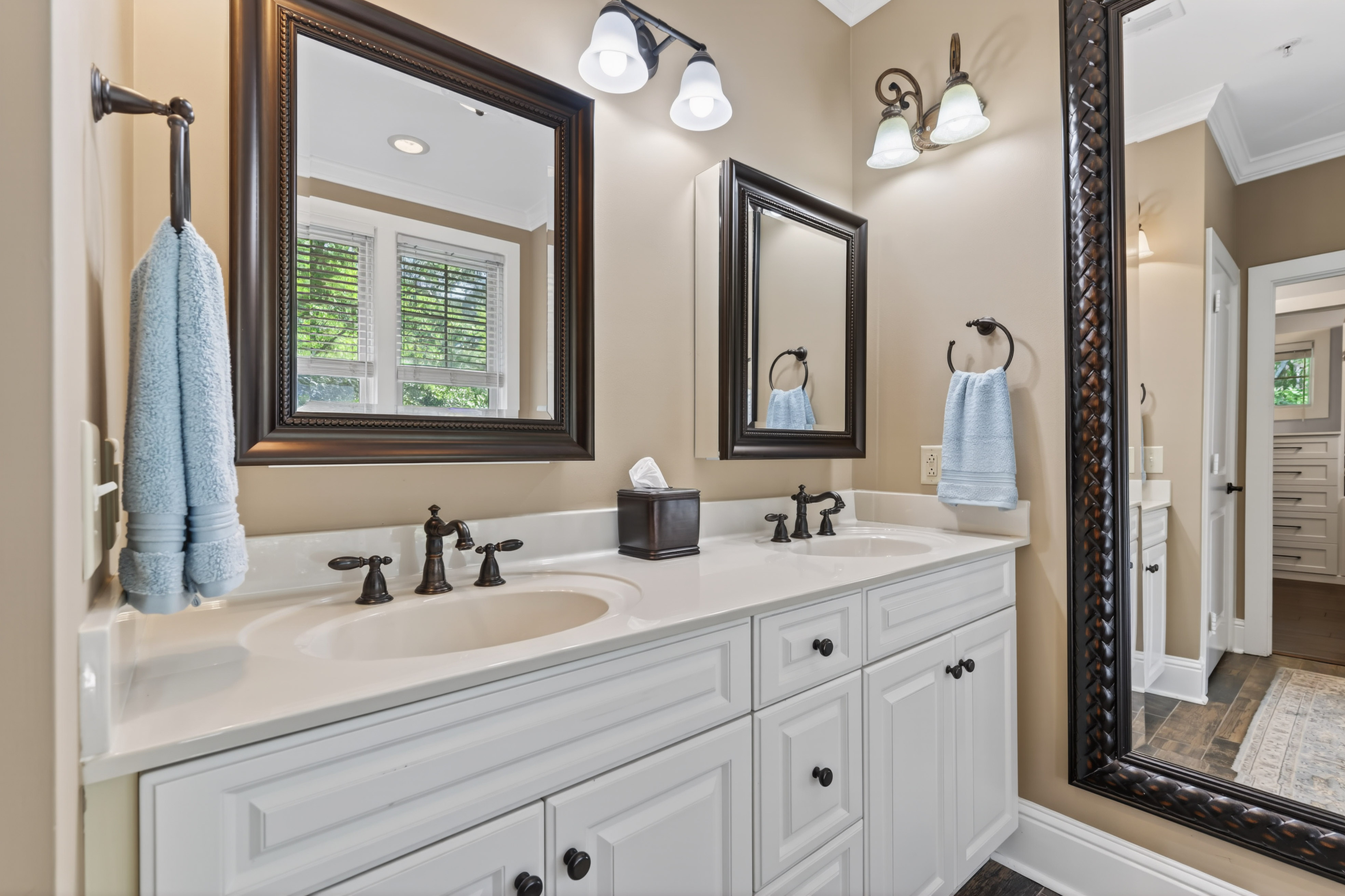 1040E Tailwater image 21